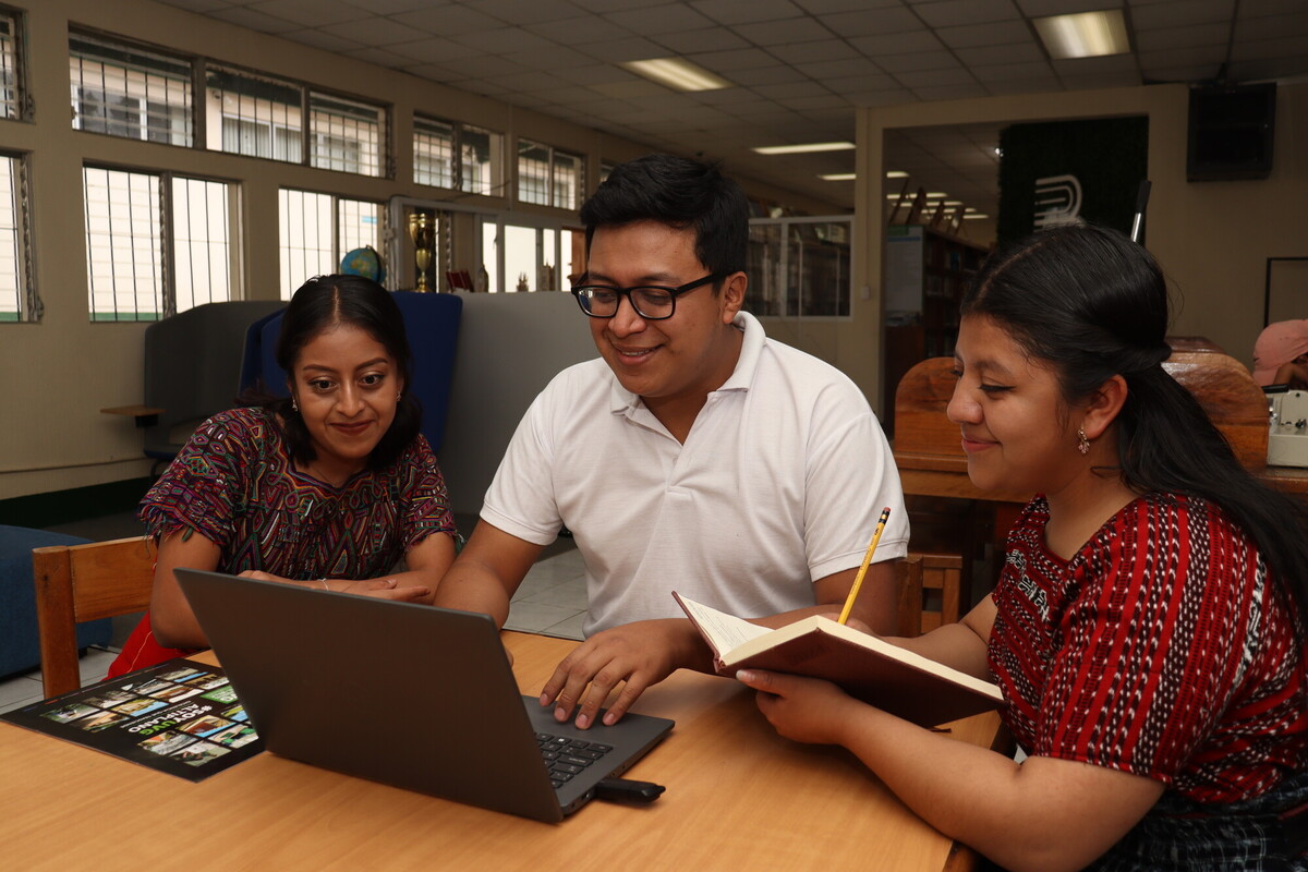 students in library together